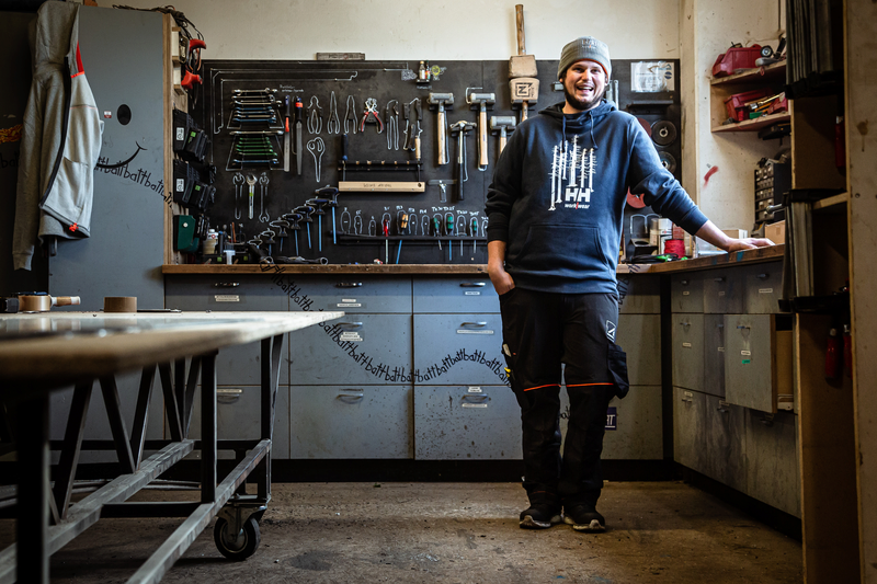 Helly Hansen GRAPHIC kapuutsiga pusa tumesinine melange